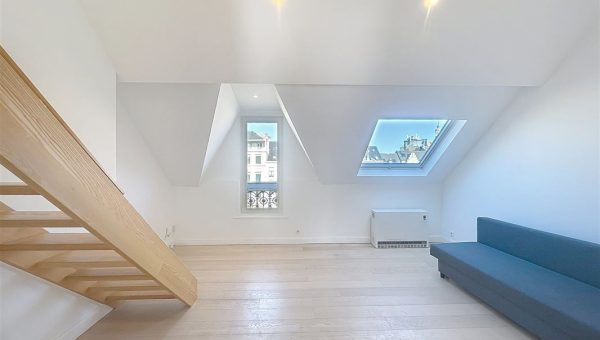 E1639040917809449853_9734AL