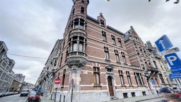 E1639075496543620852_9758AL