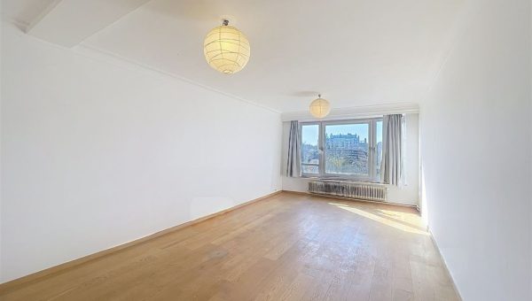 E1639082396194435905_9765AL