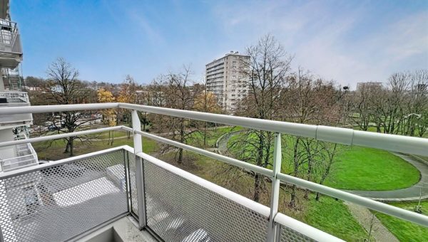 E2639009840296865179_9719AL